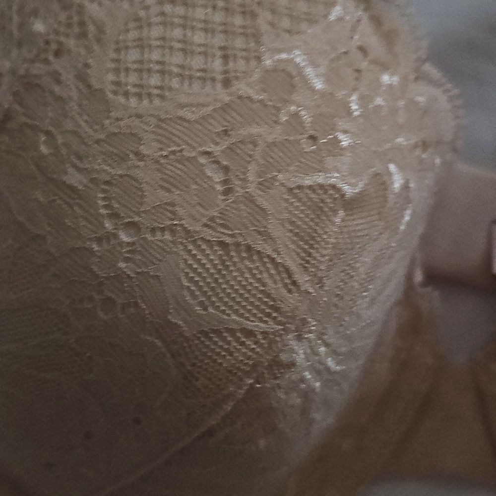 Sexy tee lightly lined demi 36D - Picture 3 of 8